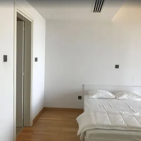 Finikoudes Luxury *