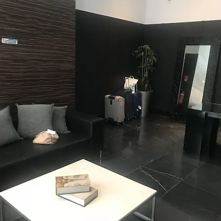 Finikoudes Luxury Appartement Larnaca
