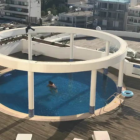 Apartamento Finikoudes Luxury Lárnaca