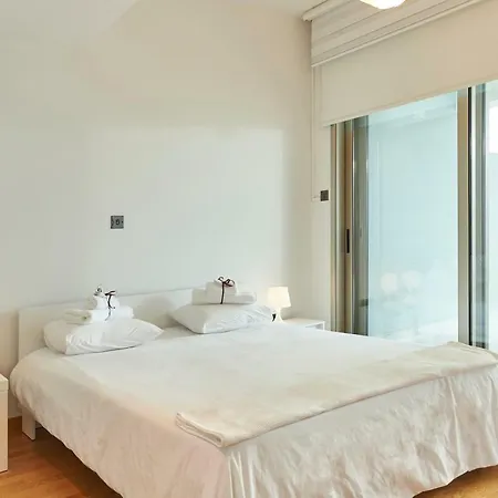 Finikoudes Luxury Lárnaca