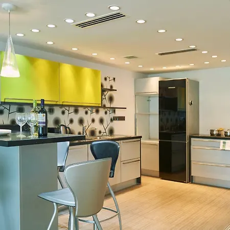 Finikoudes Luxury
