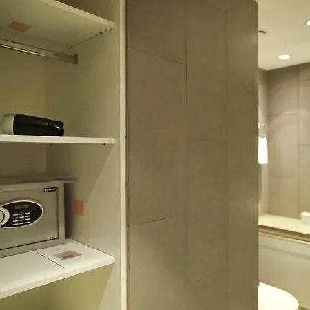 Finikoudes Luxury Larnaca